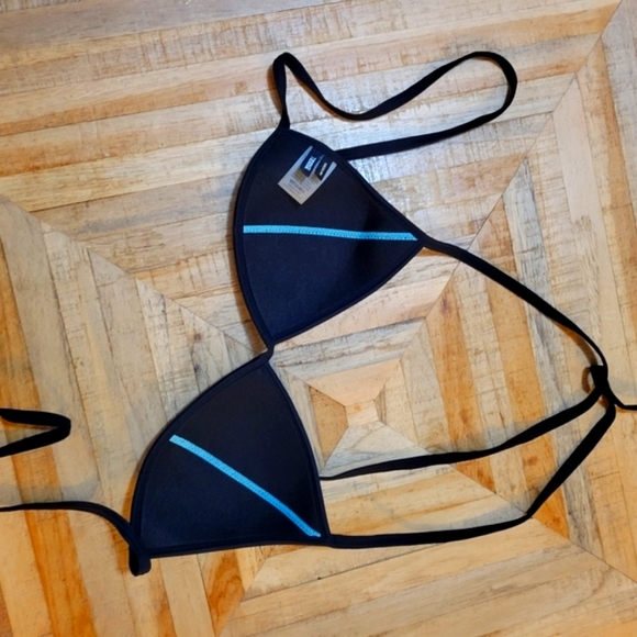 2 for $20 🌈 Triangl Bikini top - Picture 2 of 3
